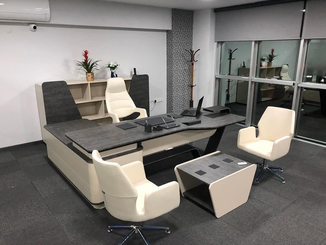İnferno Sade ve Şık Ofis Takımı
